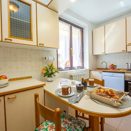 Gaya Center - Happy Apartment