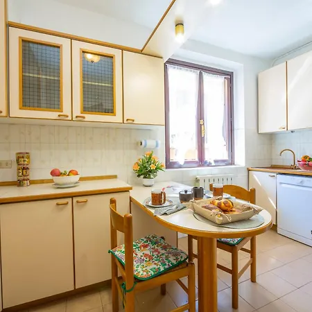 Apartment Gaya Center - Happy